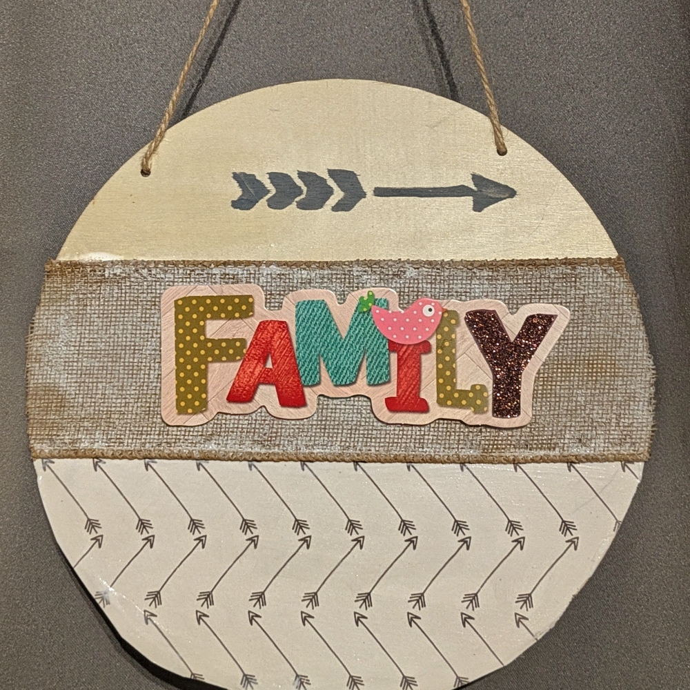 Family Wall Decor with Multicolor Design